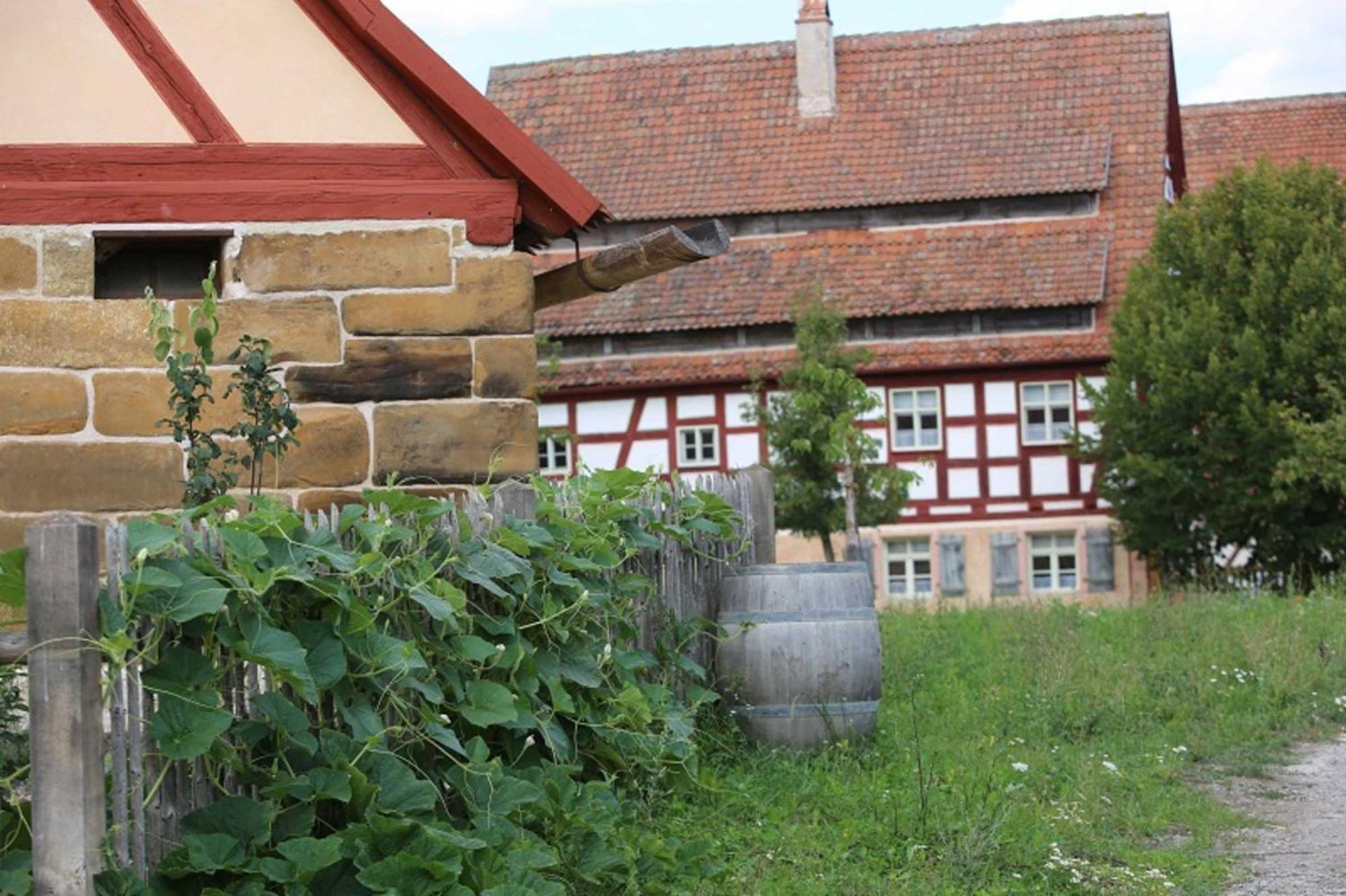 Hotel Garni Goldene Traube Bad Windsheim Exteriör bild